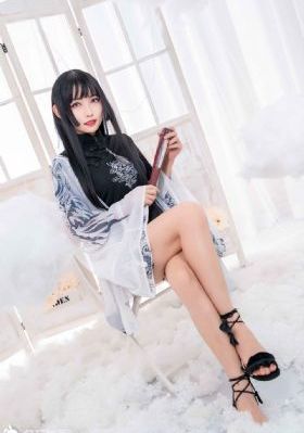 石原莉奈の浓厚な接吻と
