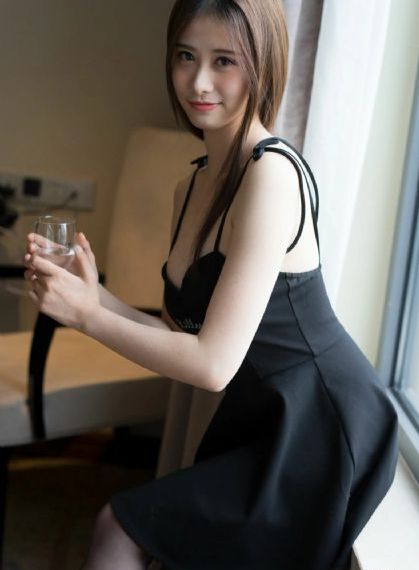 乳房与月亮
